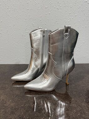 Billini Silver‎ Pointed-Toe Stiletto Ankle Boots Western Wear Size 6